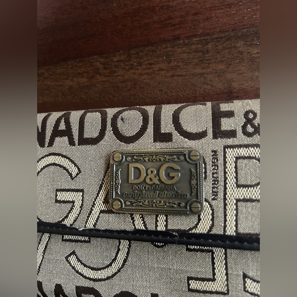 Vintage & Well Loved Dolce & Gabbana trifold Beige and Brown Wallet - Picture 2 of 11